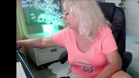 Snapshot of ghertrudequeen chatting on 06.04.26 Ghertrudequeen online show from 06.04.26
