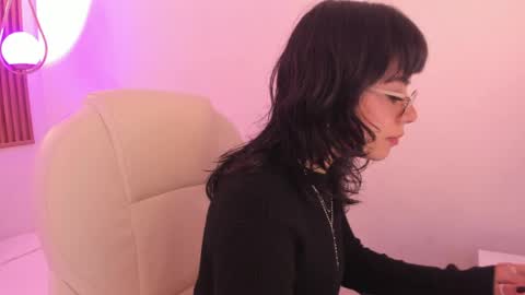 Snapshot of ghostmila chatting on 04.11.26 Milaa online show from 04.11.26