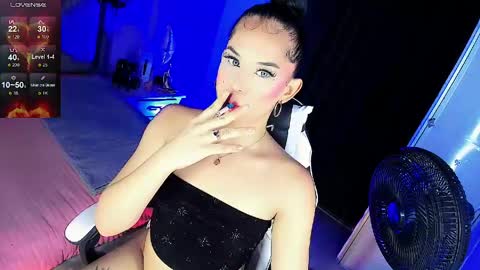 Snapshot of gia21xxx chatting on 05.19.26 Gia Ferrara online show from 05.19.26
