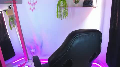 giaaaa   online show from 09.09.25