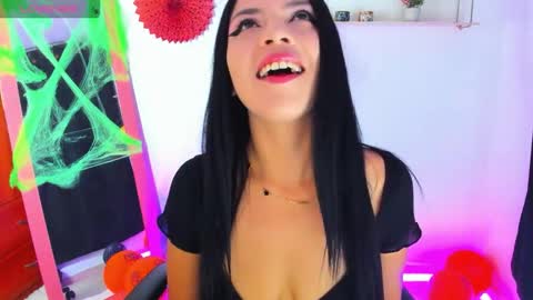 giaaaa   online show from 10.11.25