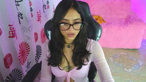 Snapshot of gia_flame_ chatting on 10.16.25 gia_flame_ online show from 10.16.25