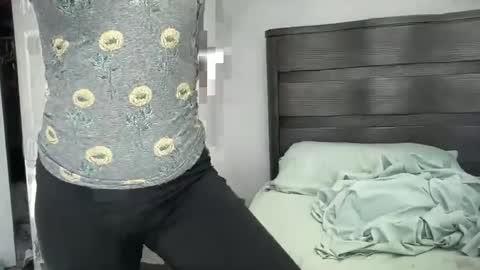 The Queen of Squirt online show from 02.25.25