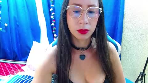 Snapshot of gia_leinn chatting on 04.21.26 Gia online show from 04.21.26