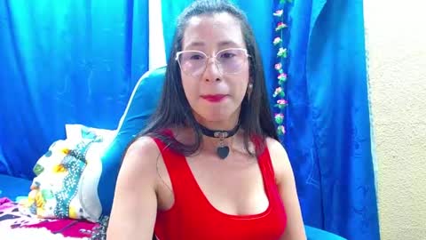 Snapshot of gia_leinn chatting on 05.07.26 Gia online show from 05.07.26