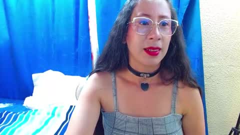 Snapshot of gia_leinn chatting on 05.24.26 Gia online show from 05.24.26