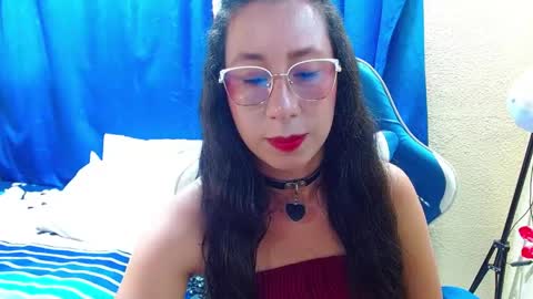 Snapshot of gia_leinn chatting on 05.25.26 Gia online show from 05.25.26