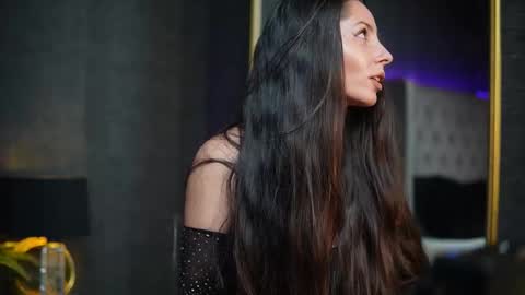 Snapshot of giaeasyice chatting on 11.01.25 Gia online show from 11.01.25