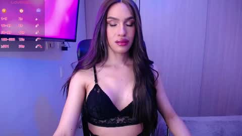 Snapshot of giamint chatting on 05.24.26 Gia Mint online show from 05.24.26