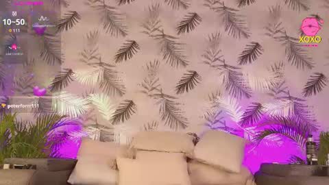 Snapshot of giannadeluca_ chatting on 06.19.26 catalina online show from 06.19.26