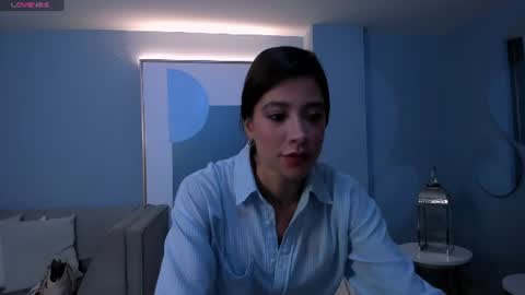 Snapshot of giannawatson chatting on 06.11.26 online show from 06.11.26