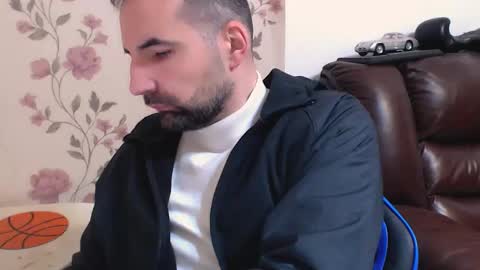 Snapshot of gianni_lion chatting on 04.12.26 Gianni online show from 04.12.26