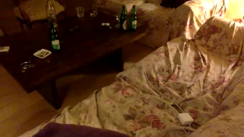 Snapshot of giannispr1998 chatting on 12.18.24 Horny Sissy online show from 12.18.24