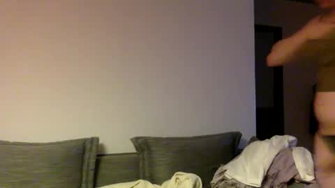 Snapshot of giannispr1998 chatting on 04.20.26 Horny Sissy online show from 04.20.26