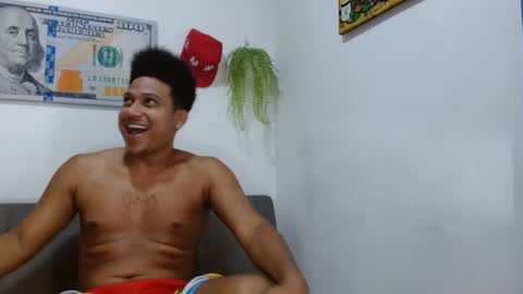 Snapshot of giant_feet chatting on 05.17.26 BOSS online show from 05.17.26