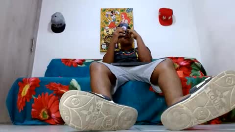 Snapshot of giant_feet chatting on 05.26.26 BOSS online show from 05.26.26