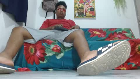 Snapshot of giant_feet chatting on 05.27.26 BOSS online show from 05.27.26