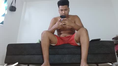 Snapshot of giant_feet chatting on 06.04.26 BOSS online show from 06.04.26