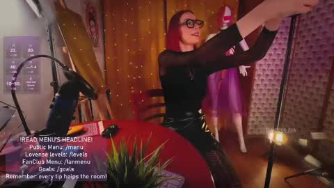 Snapshot of giantess_eva chatting on 05.09.26 Eva online show from 05.09.26