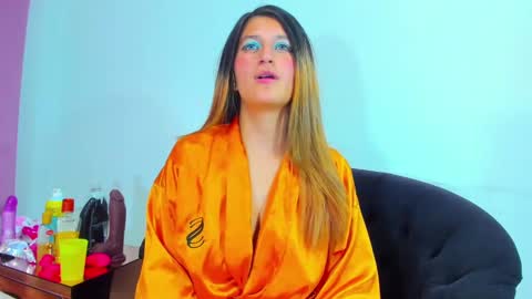 Snapshot of giaroussel chatting on 01.17.25 GiaRoussel online show from 01.17.25