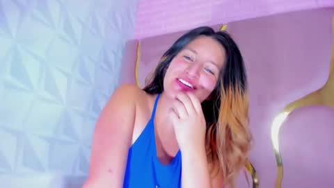 Snapshot of giaroussel chatting on 01.29.25 GiaRoussel online show from 01.29.25