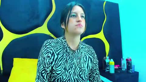 Snapshot of giaroussel chatting on 03.06.25 GiaRoussel online show from 03.06.25