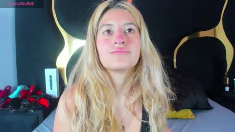 Snapshot of giaroussel chatting on 02.06.26 GiaRoussel online show from 02.06.26