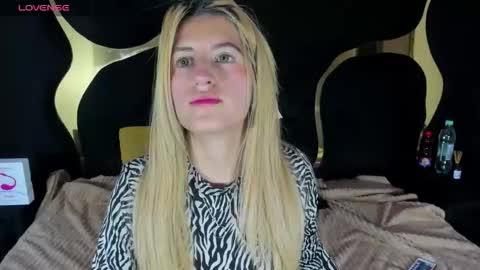 Snapshot of giaroussel chatting on 02.23.26 GiaRoussel online show from 02.23.26