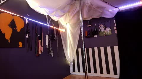 Giggles online show from 03.28.26