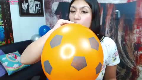 Snapshot of gigi_gilt_ chatting on 06.19.26 Gigi 3 online show from 06.19.26