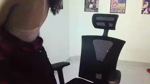 GIGI STCOTT online show from 12.05.25