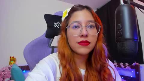 gigimooon online show from 11.11.25