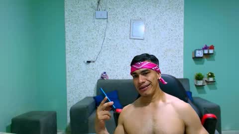 Snapshot of gilbert_marquez chatting on 03.12.25 GILBERT online show from 03.12.25