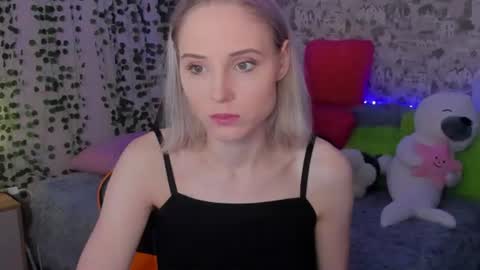 Snapshot of gina_lovelyy chatting on 06.28.26 Gina online show from 06.28.26