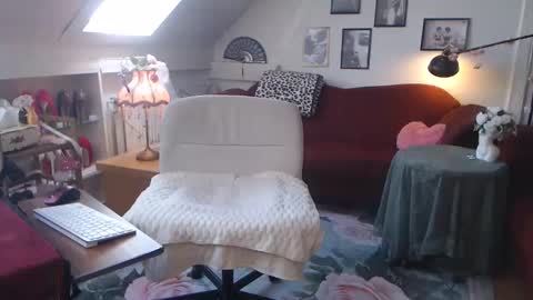 Snapshot of ginablondecam chatting on 06.10.26 Gina online show from 06.10.26