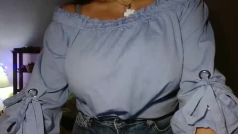 GinaONeon online show from 11.10.25