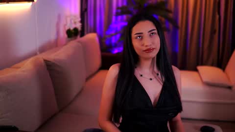 Snapshot of ginavalentinna chatting on 02.22.25 Gina online show from 02.22.25