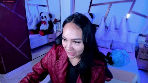 Ginebra Ness online show from 01.05.25