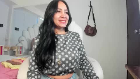 Snapshot of ginebra_ness chatting on 02.18.26 Ginebra Ness online show from 02.18.26