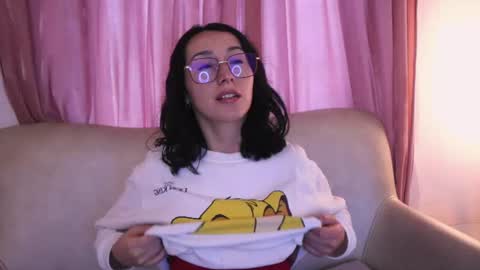 Snapshot of ginevra_esposito chatting on 06.17.26 Ginn online show from 06.17.26