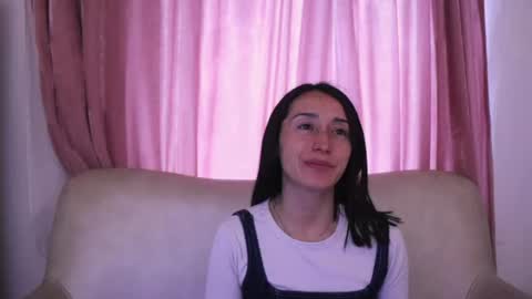 Snapshot of ginevra_esposito chatting on 06.22.26 Ginn online show from 06.22.26