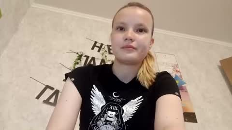 Snapshot of ginger_anna_est chatting on 06.19.26 Ginger Anna online show from 06.19.26
