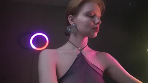        im expecting 350 thumbs up on my altar   online show from 01.06.26