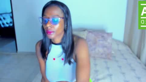 Snapshot of ginger_smil chatting on 10.11.25 Diana online show from 10.11.25