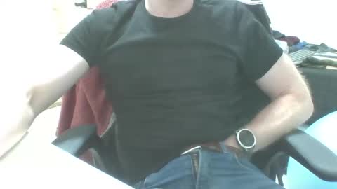 Snapshot of ginger_xxx chatting on 05.25.26 mike online show from 05.25.26