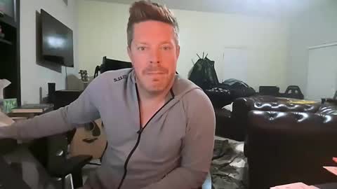 Snapshot of gingerzaddy chatting on 10.30.25 gingerzaddy online show from 10.30.25