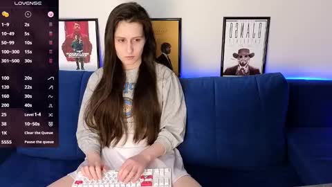 Ginnyg  online show from 01.17.25