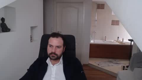 Snapshot of gintonik89 chatting on 02.14.25 gintonik89 online show from 02.14.25