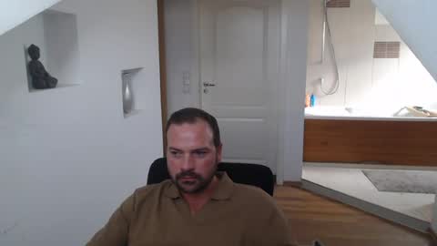 Snapshot of gintonik89 chatting on 07.25.26 gintonik89 online show from 07.25.26
