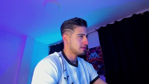 Snapshot of giomar_reyes chatting on 01.07.25 GIOMAR REYES online show from 01.07.25